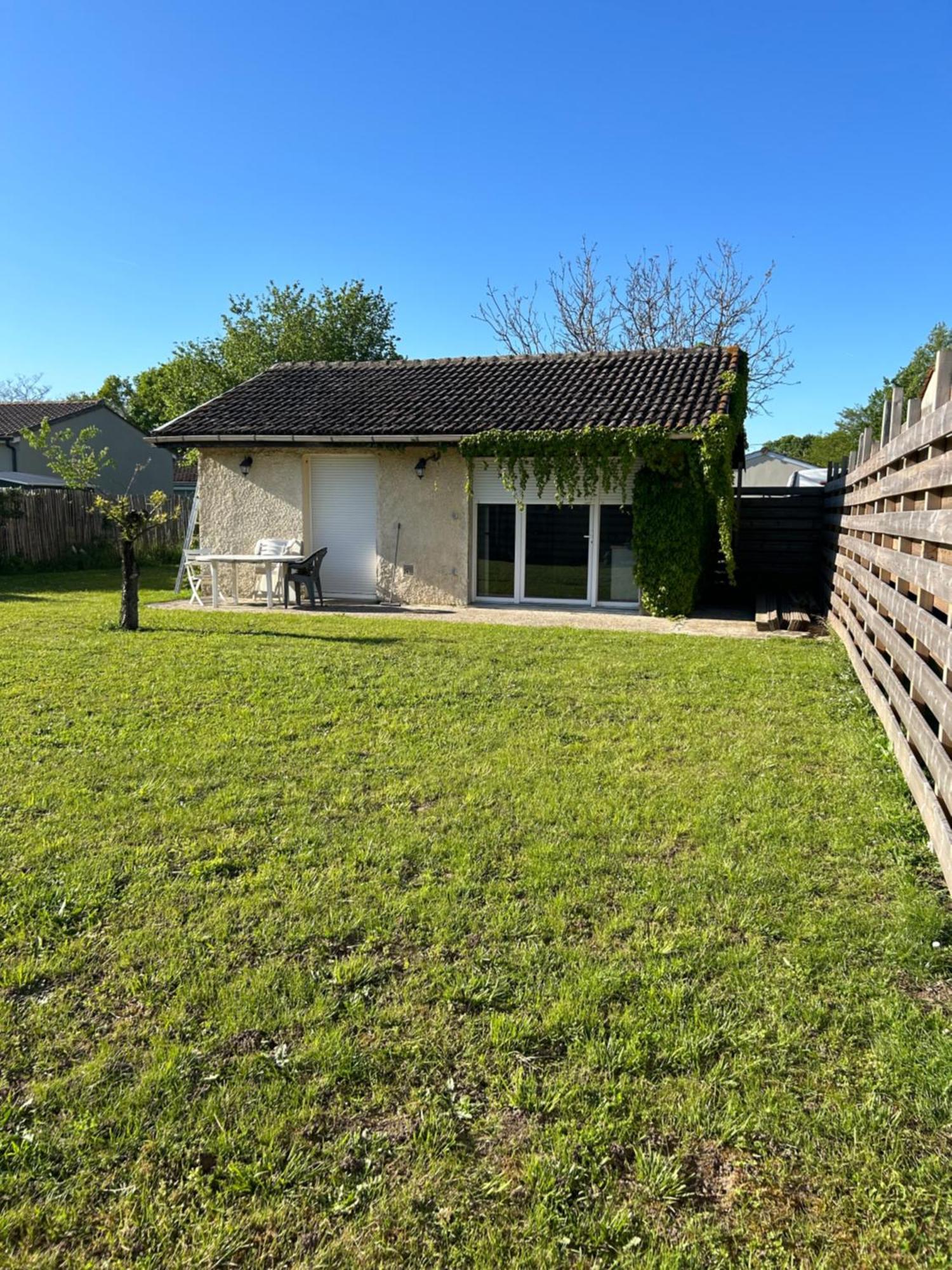 Izon Maison Avec Acces Au Lac מראה חיצוני תמונה