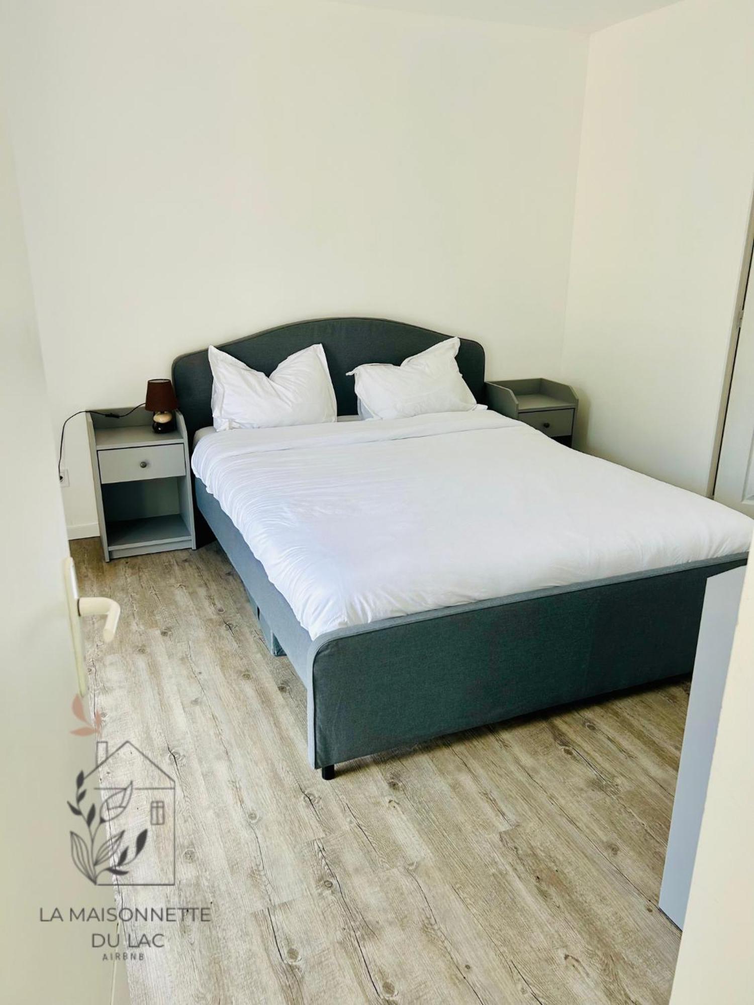 Izon Maison Avec Acces Au Lac מראה חיצוני תמונה